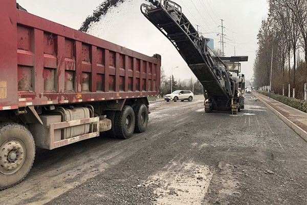 路面機(jī)械設(shè)備的保養(yǎng)方法有什么？