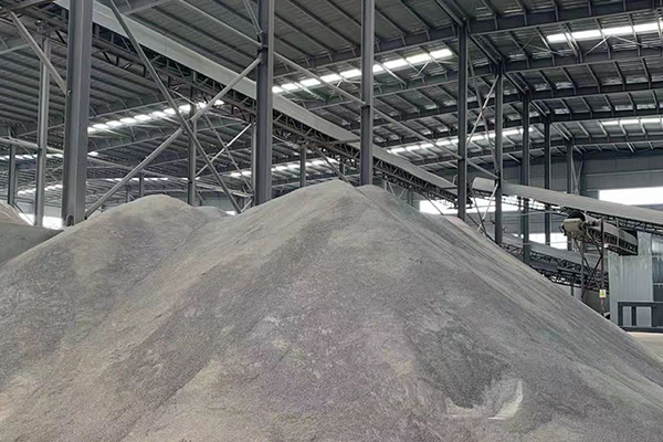 新鋪瀝青混合料面層異?，F(xiàn)象與防治措施